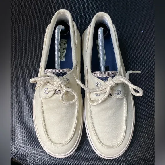 SPERRY TOPSIDERS, WHITE SLIP ON BOAT SHOES, MEN’S SIZE 9.5M