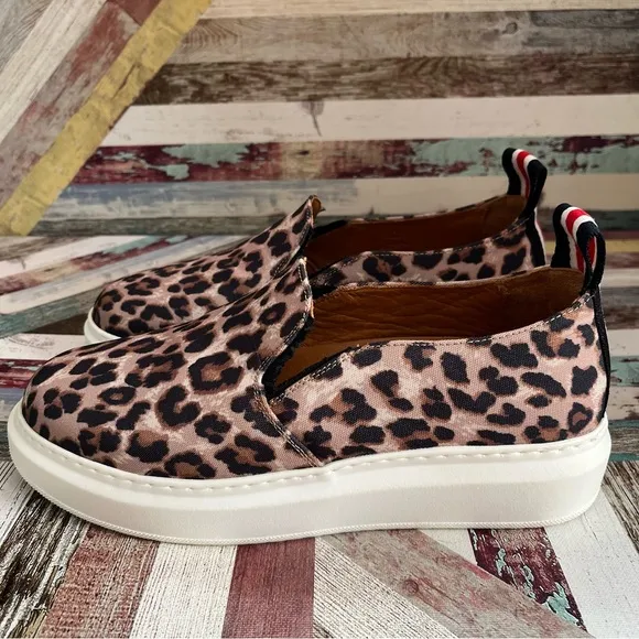 Veronica Beard Westley Canvas Slip On Shoes EUC Leopard Platform Heel Blk/Tan 8